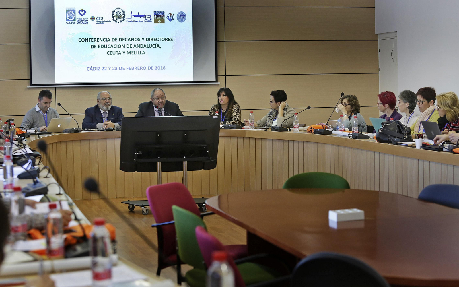 Un momento de la conferencia de decanos andaluces celebrada la pasada semana en la Facultad de Educación de la UCA.