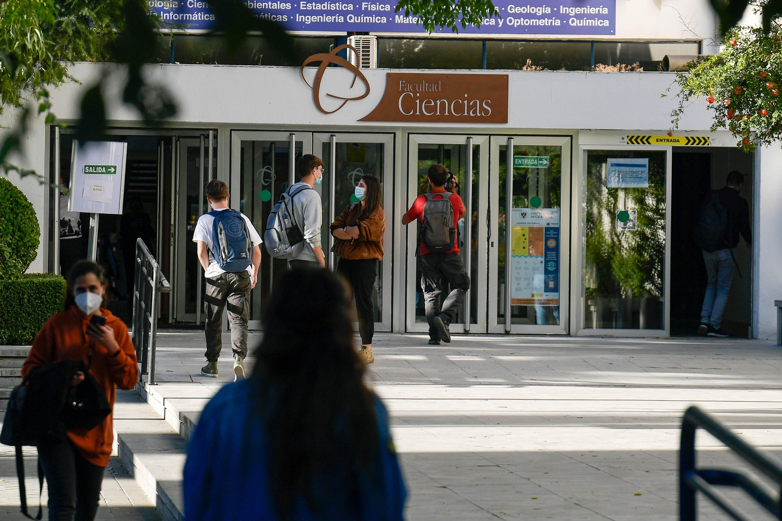 Imagen de archivo de la entrada a la Facultad de Ciencias durante el inicio del curso universitario.