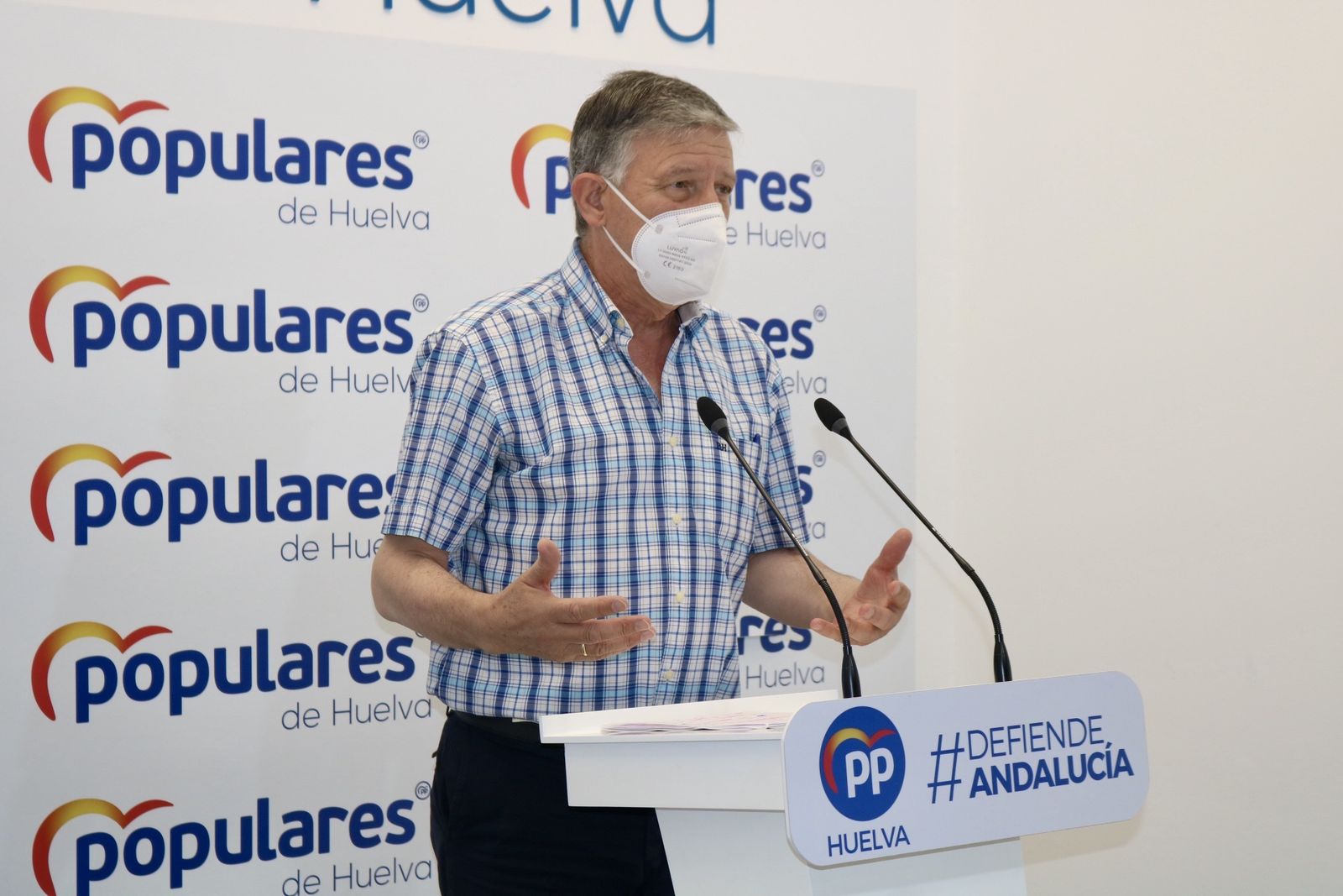 Carmelo Romero en la sede del PP de Huelva