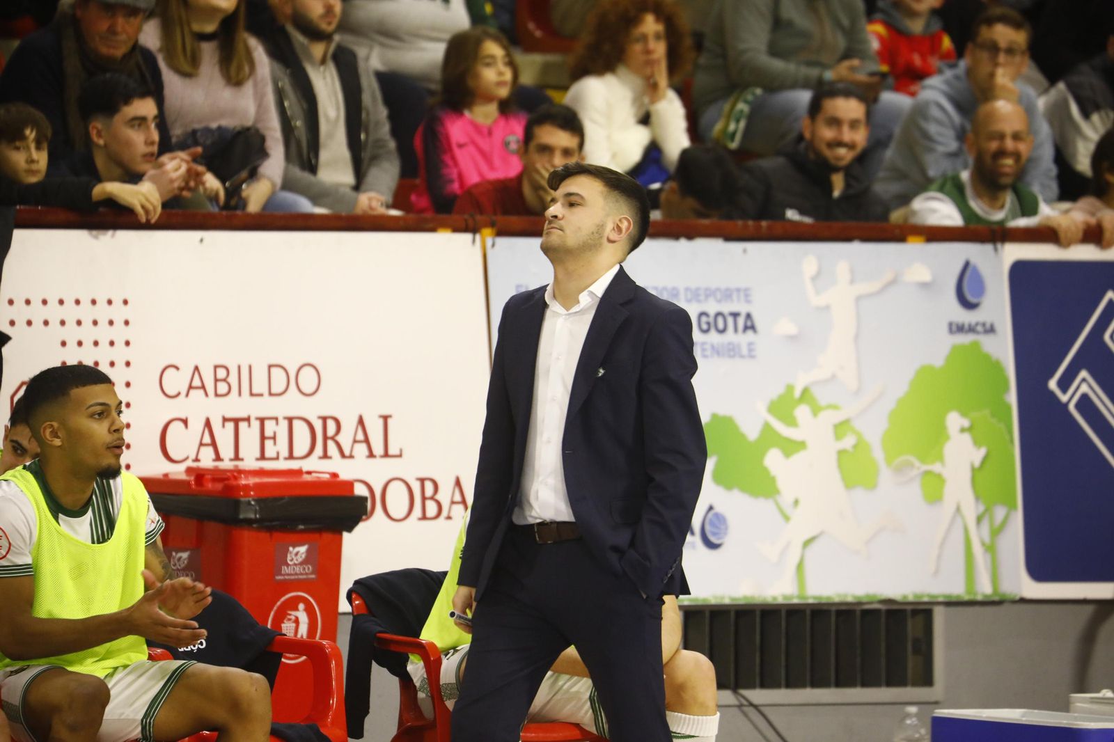 Las mejores fotos del ambiente en Vista Alegre para el Córdoba Futsal - Barça