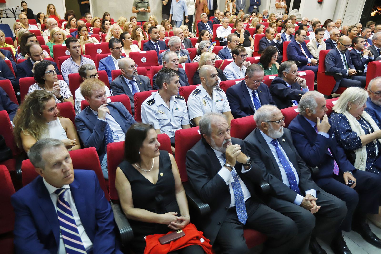 Imágenes de la toma de posesión institucional de la nueva Junta Directiva del Ilustre Colegio Oficial de Médicos de Huelva