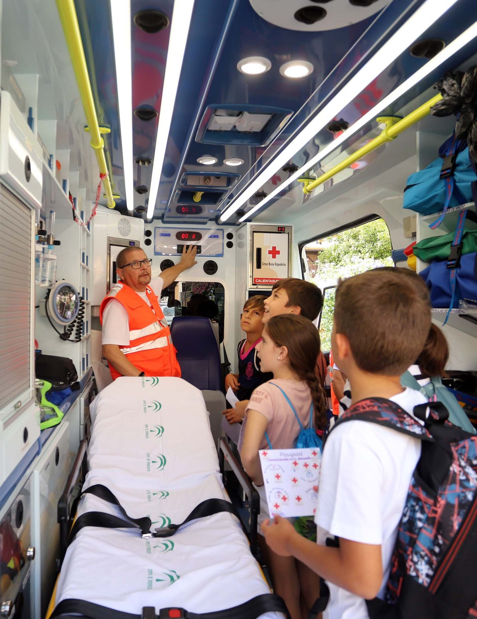 Imágenes de la celebración del Día de la Banderita de la Cruz Roja en Huelva