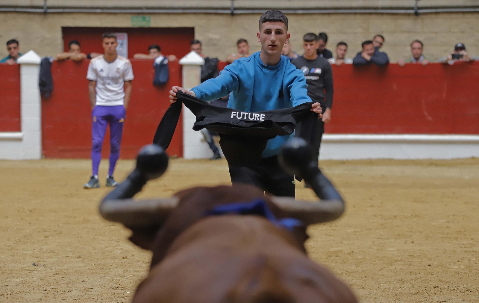 Fotos de los encierros del domingo del Toro Embolao en Los Barrios