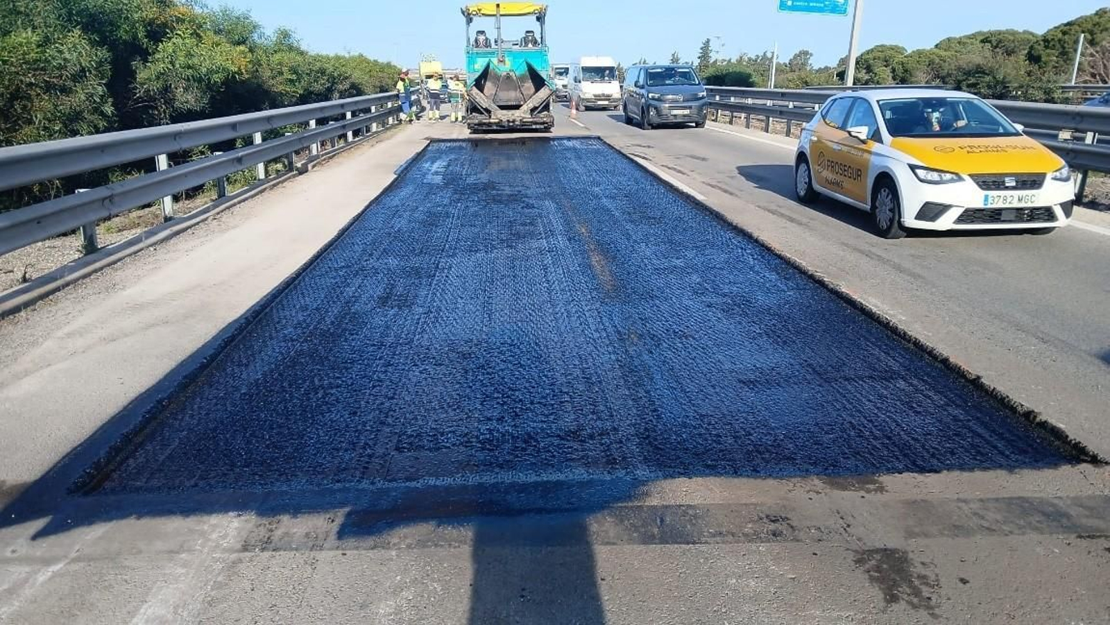 Las obras para rehabilitar el firme de la A-48 traerá cortes de carriles al tráfico en la autovía.