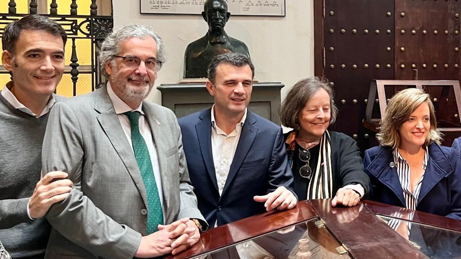 Emilio Triguero, José Almenara, el alcalde Bruno García, Elena García de Paredes de Falla y Maite González García-Negrotto.