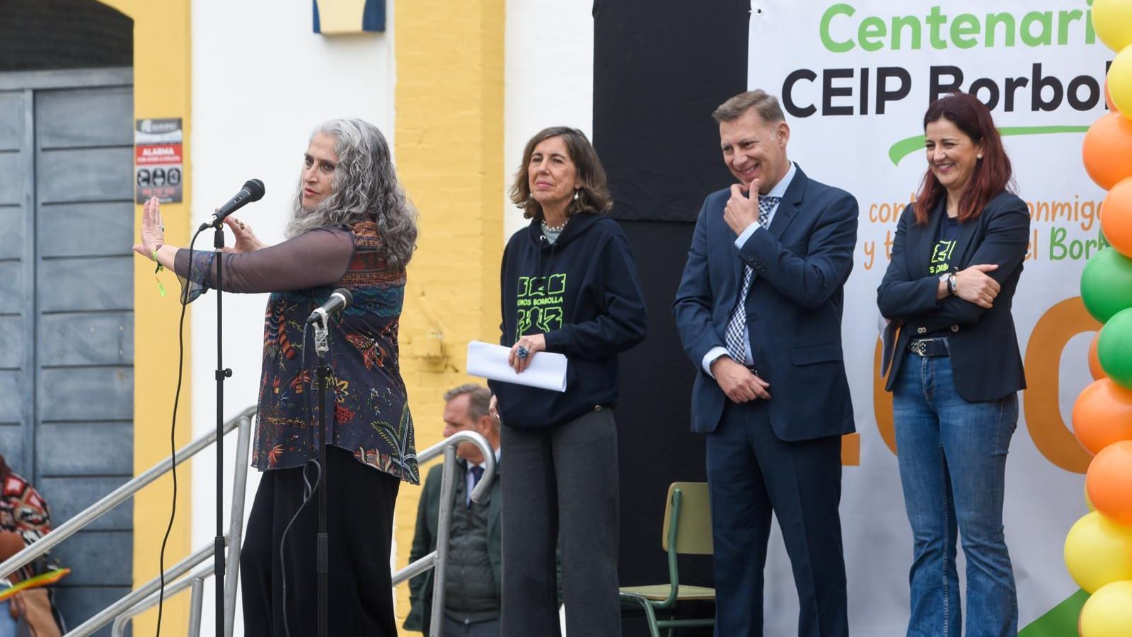 Alicia Mora, anterior directora del centro, junto a su sucesora y su predecesor.