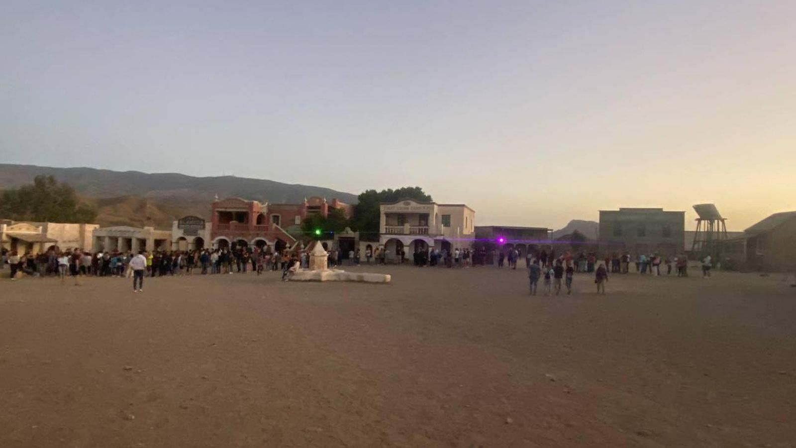 Colas en el 'Mortenostrum Scream Park'.