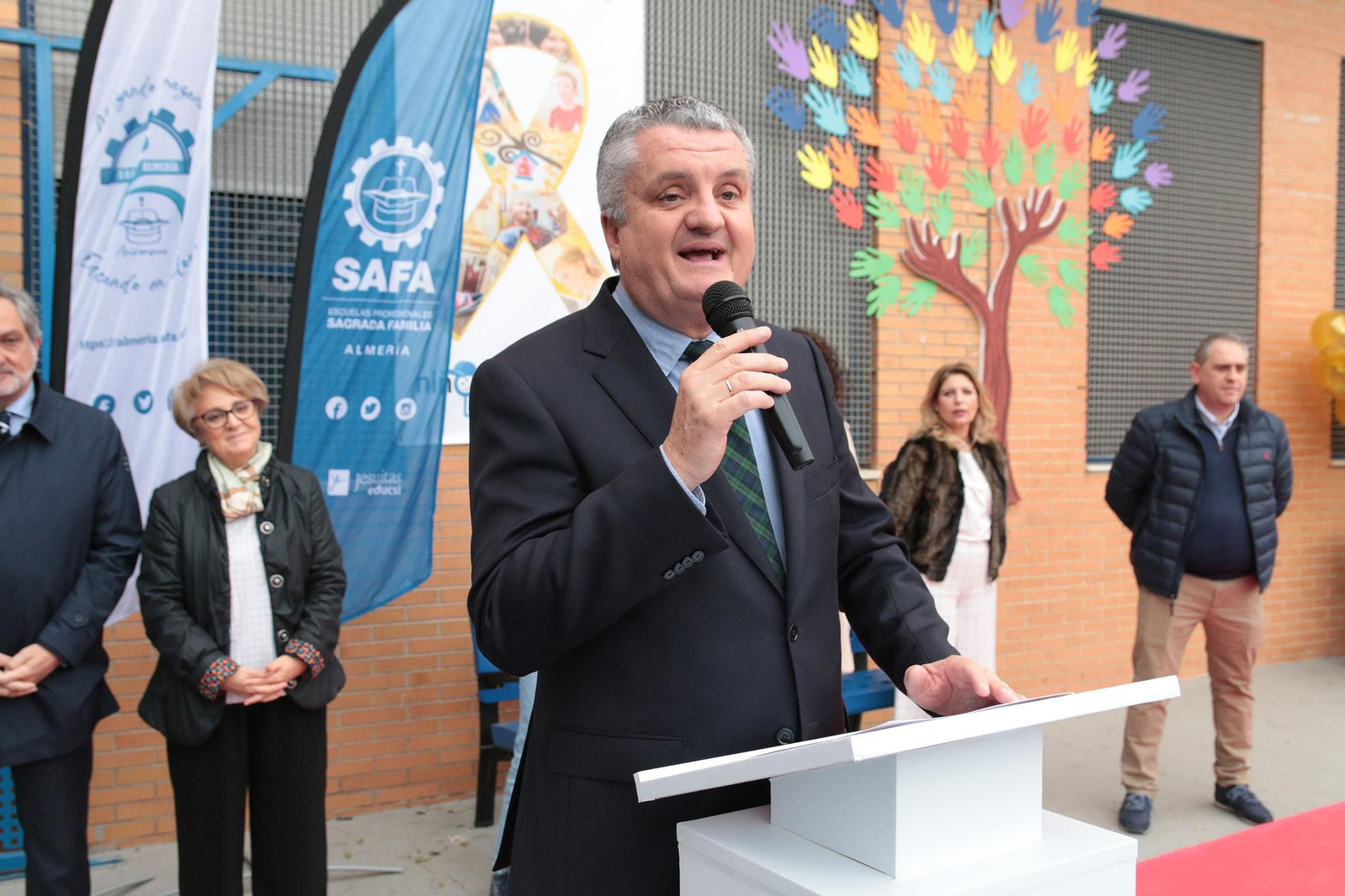ARGAR lanza al aire globos amarillos en homenaje a los niños con cáncer