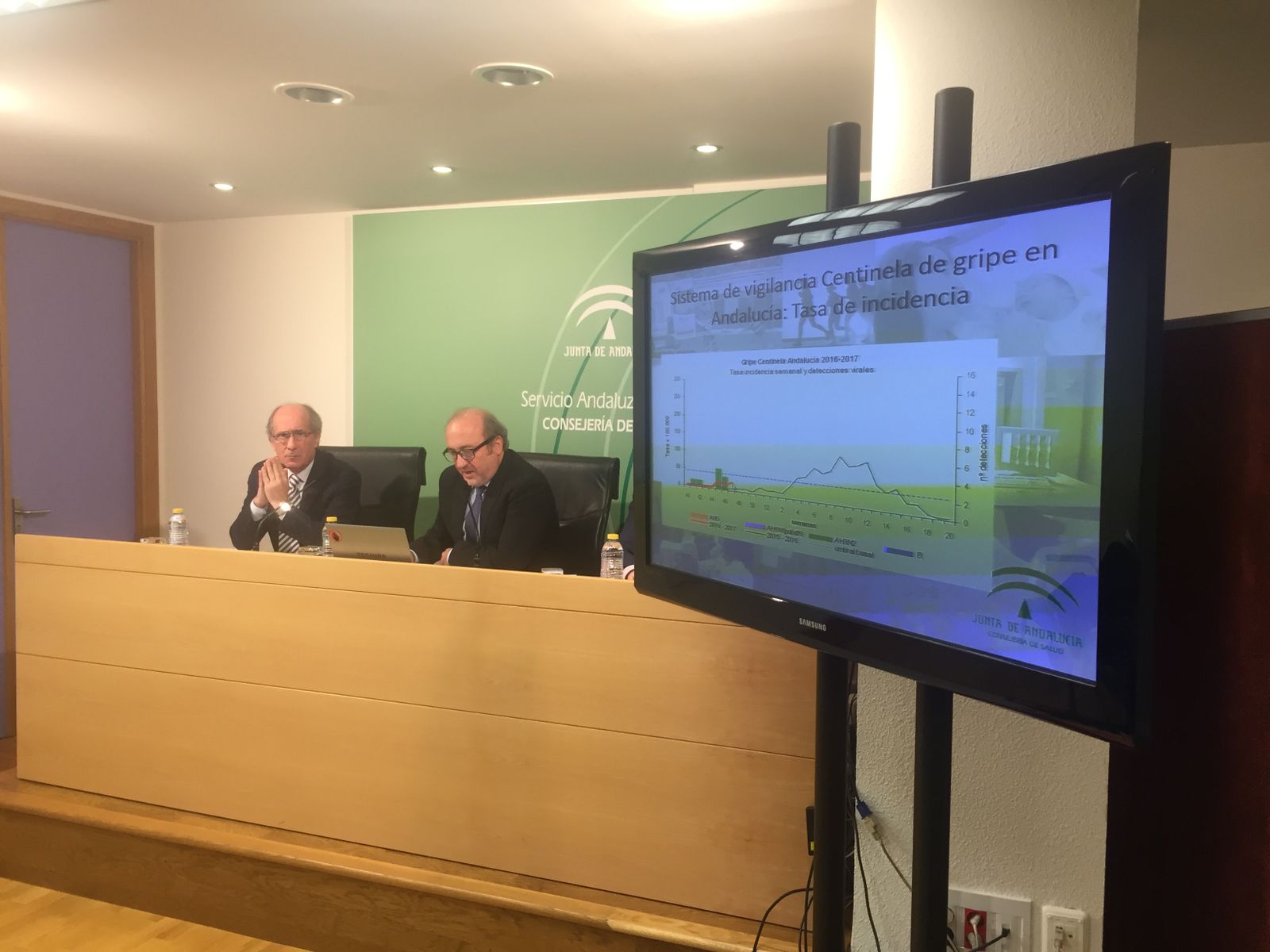 El gerente durante la presentación del plan.