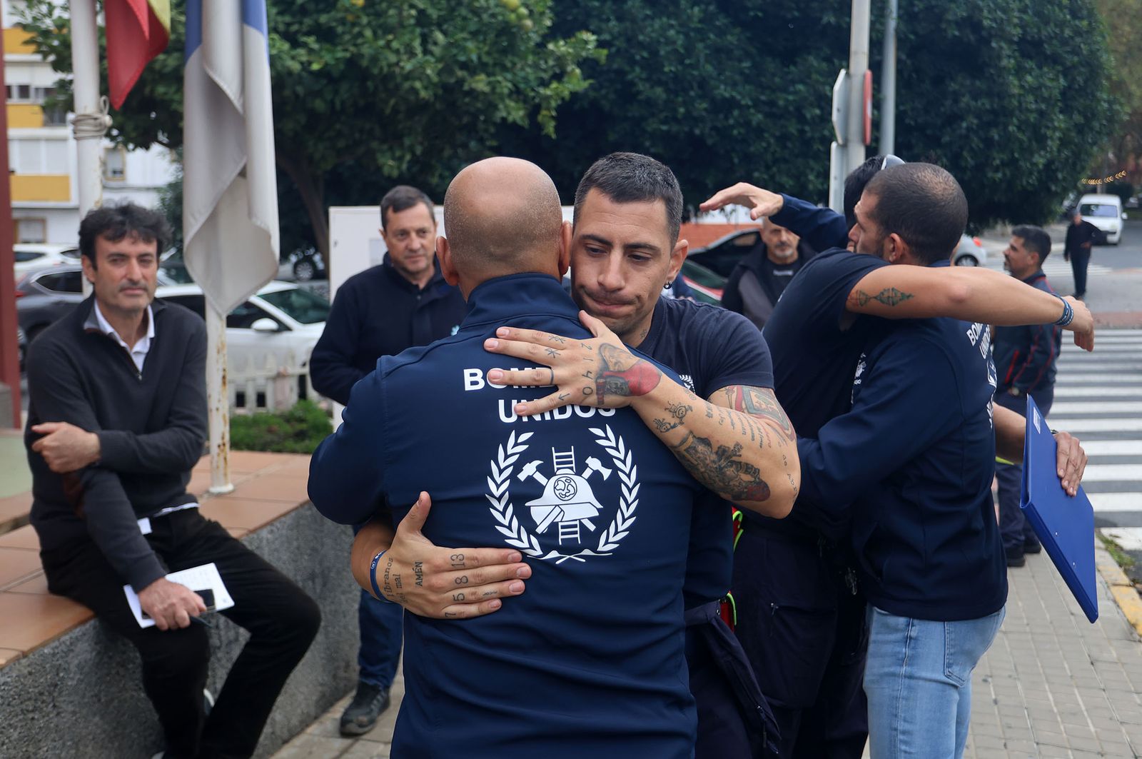 Imágenes de la partida de los bomberos de BUSF Huelva hacia Valencia