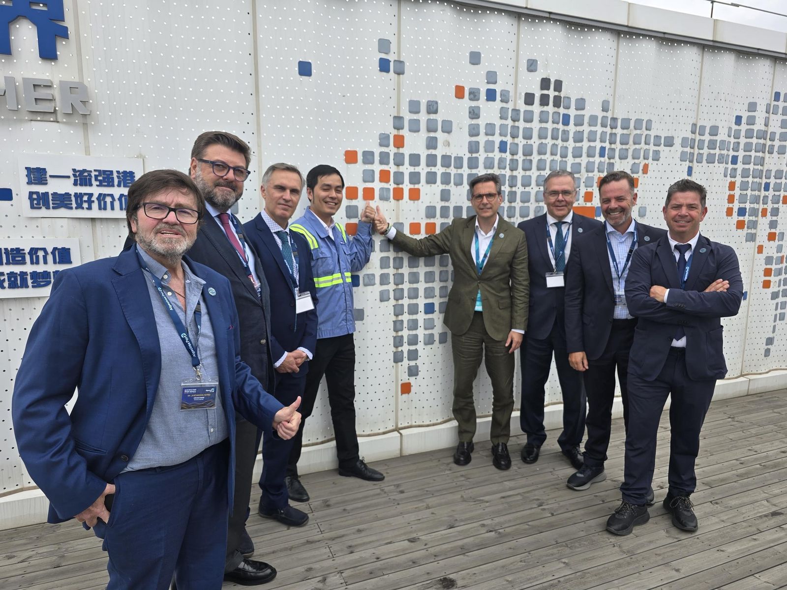 Los representantes de la misión comercial, en Ningbo.