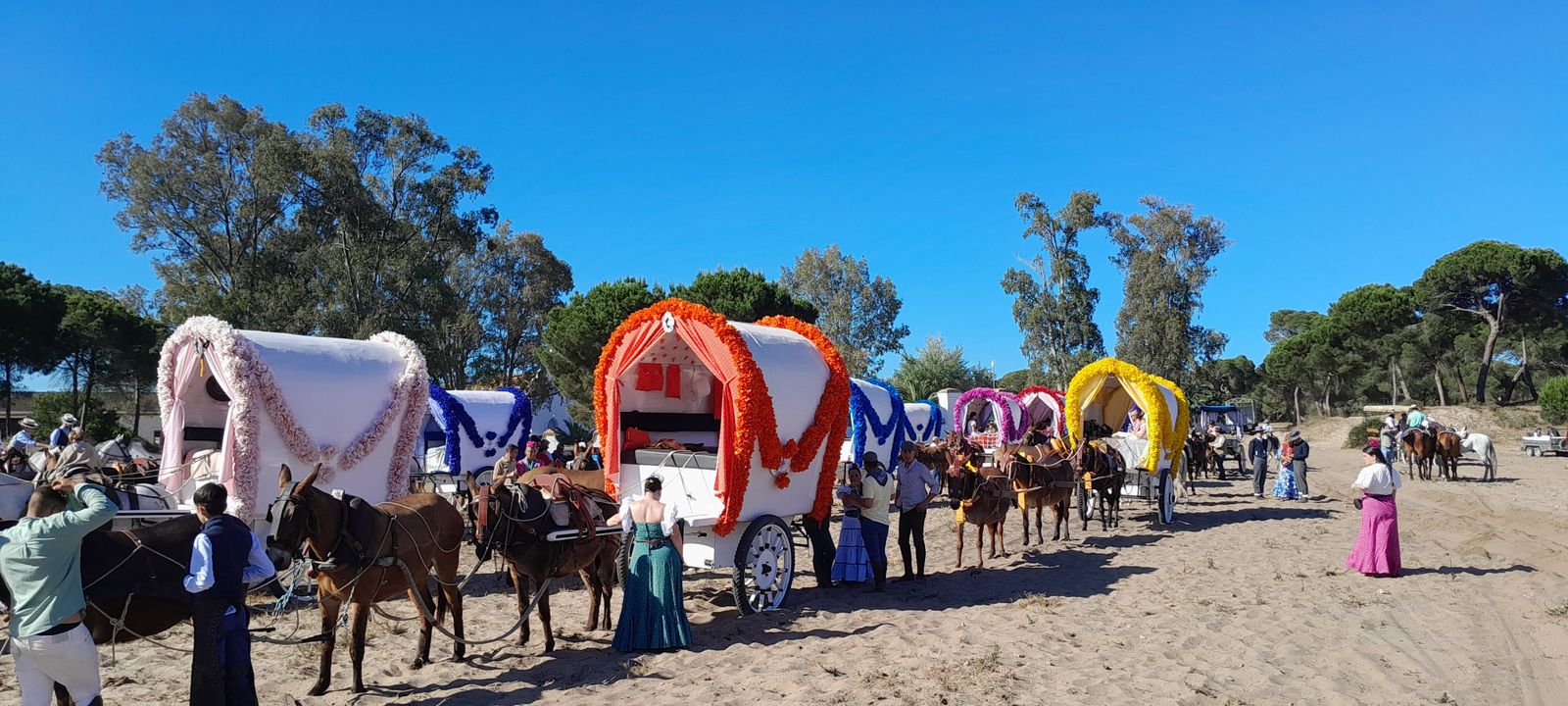 Imágenes de la Hermandad del Rocío de Jerez en el Coto