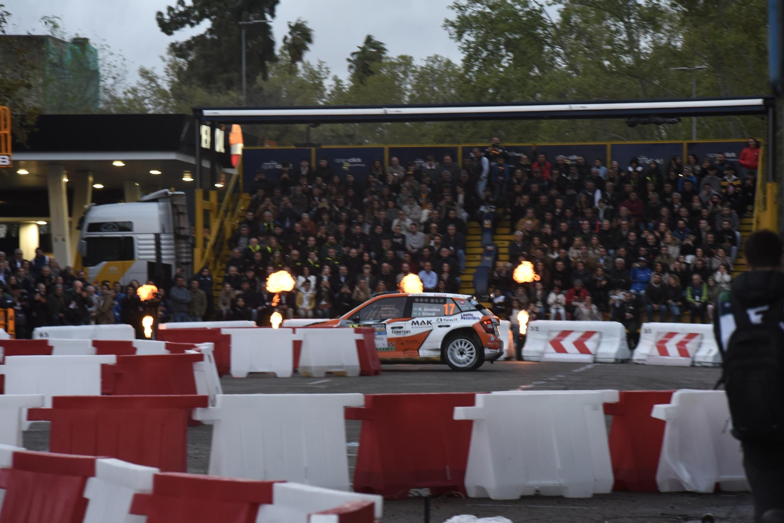 Las mejores fotos del espectacular tramo urbano del Rallye Sierra Morena 2025