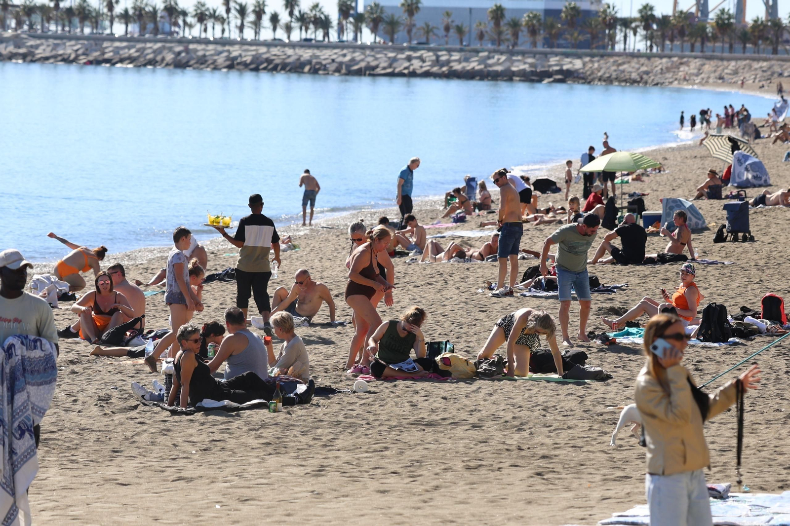 Enero y... día de playa en Málaga: la subida de las temperaturas deja estas imágenes Enero y... día de playa en Málaga: la subida de las temperaturas deja estas imágenes