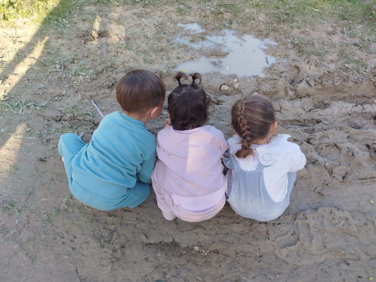 Jugando con el barro en Turre.
