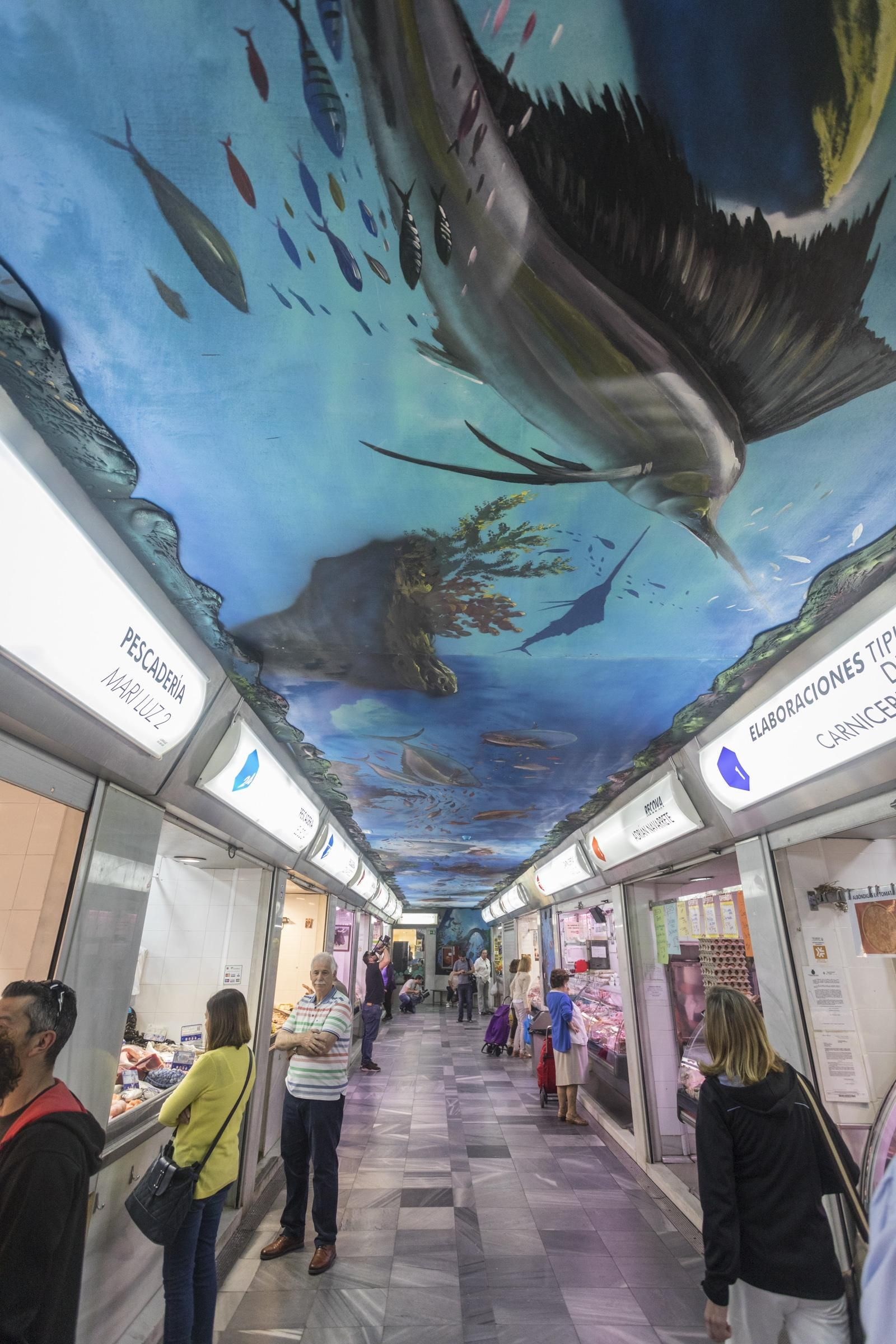 Inaugurada la nueva decoración del mercado Virgen del Rosario