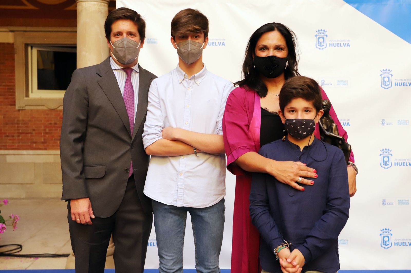 Imágenes de la entrega del Premio Marismas a Juana Carrillo y a Gabriela de la Fuente en su XIX edición