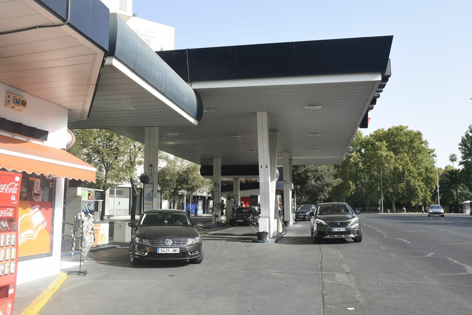 Dos gasolineras de la Costa Tropical están entre las más baratas de España