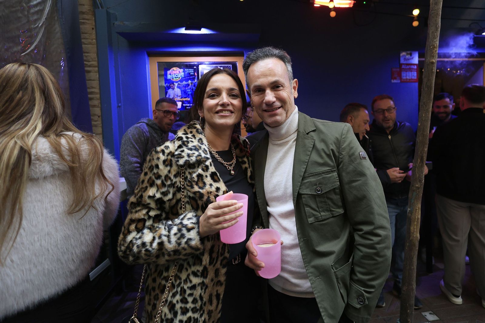 Búscate en las fotos del ambiente en el centro de La Línea antes de la Nochevieja