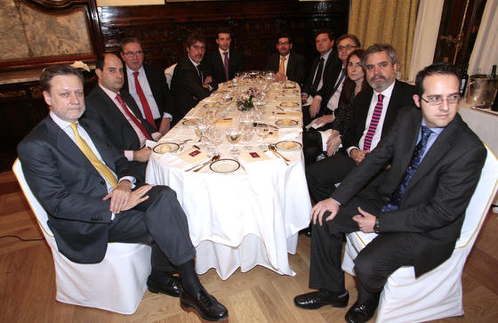 Miguel Ángel de la Rosa, Santiago Talaya, Fernando Faces, José Ignacio Rufino, Jerónimo Fernández, Jacinto Mañas, Luis Pérez-Bustamante, Antonio Yélamo, Charo Ramos, Luis Sánchez Moliní y Alejandro Martín. / Reportaje gráfico: Antonio Pizarro / Juan Carlos Muñoz / Juan Carlos Vázquez