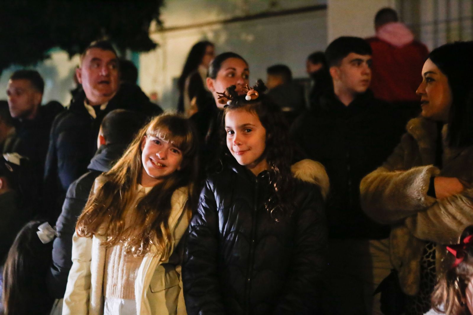 Búscate en las fotos de la cabalgata de Reyes Magos 2026 en Los Barrios