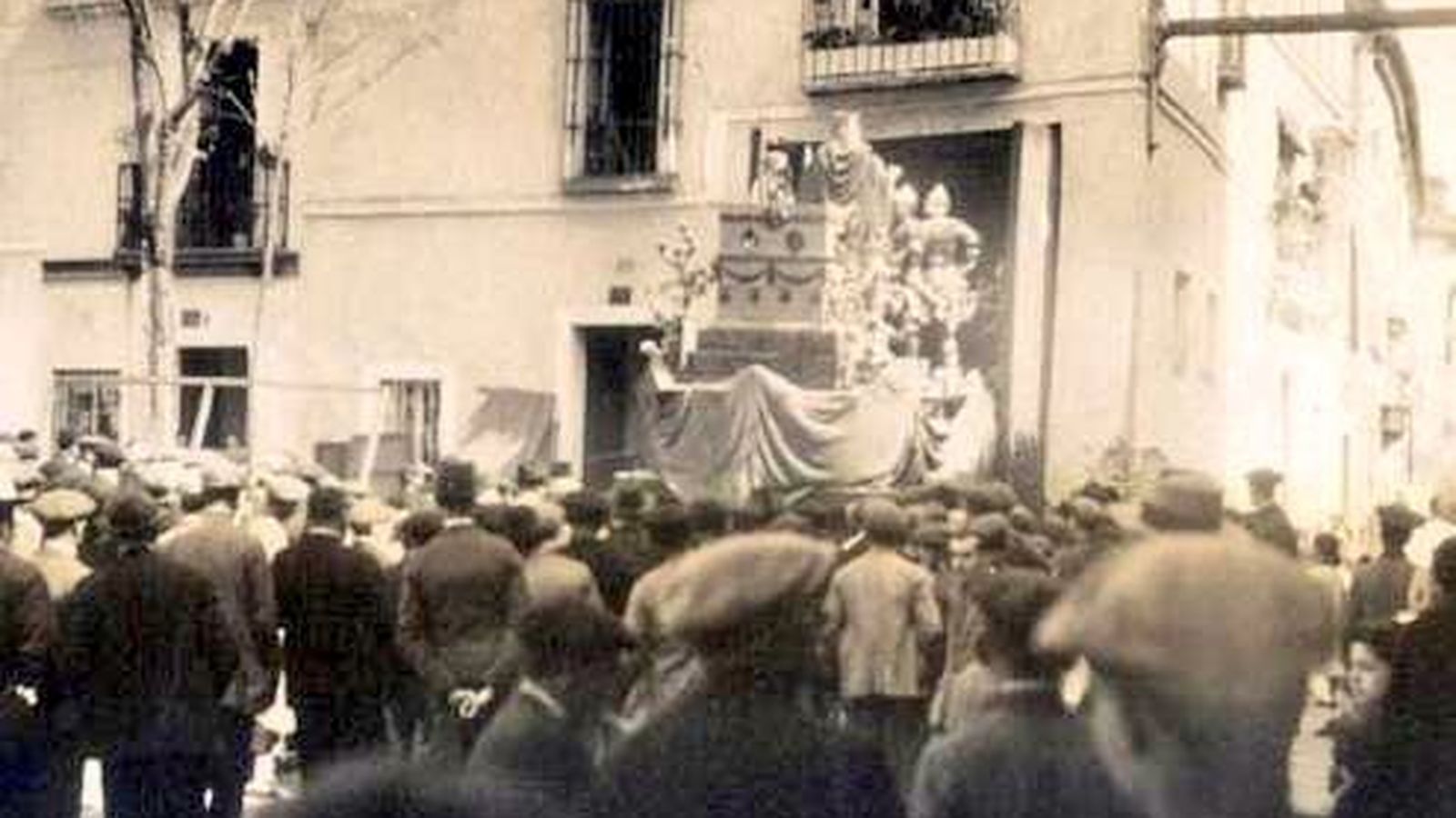 Una mudá de los fantasmas en una fotografía de hace ya mucho tiempo