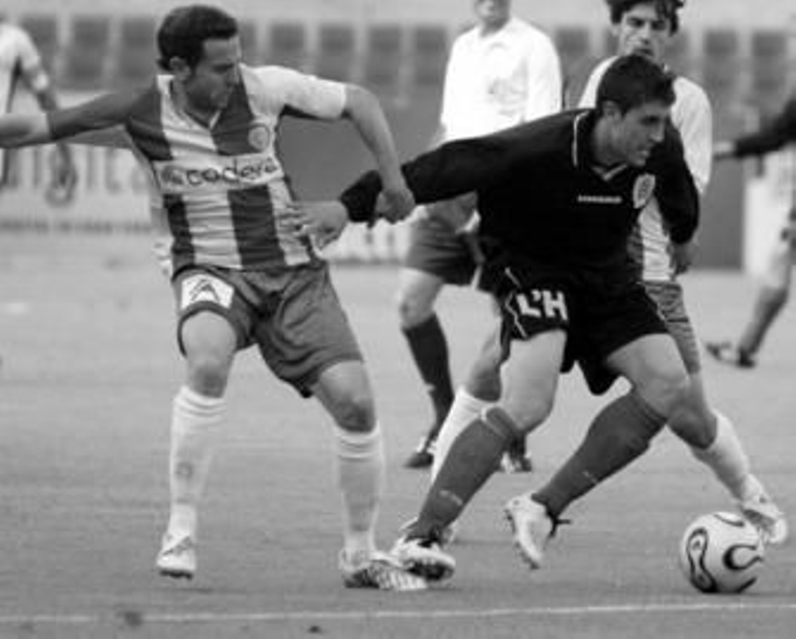 Neftalí (derecha) durante un partido.