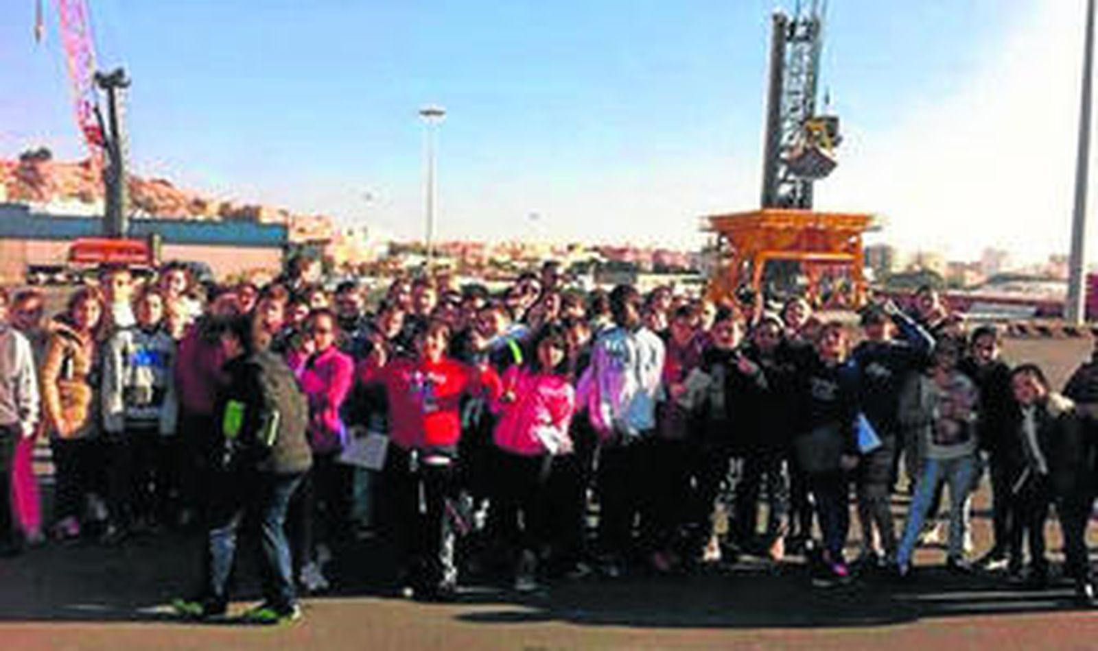 Un total de 75 alumnos acudió a la visita.