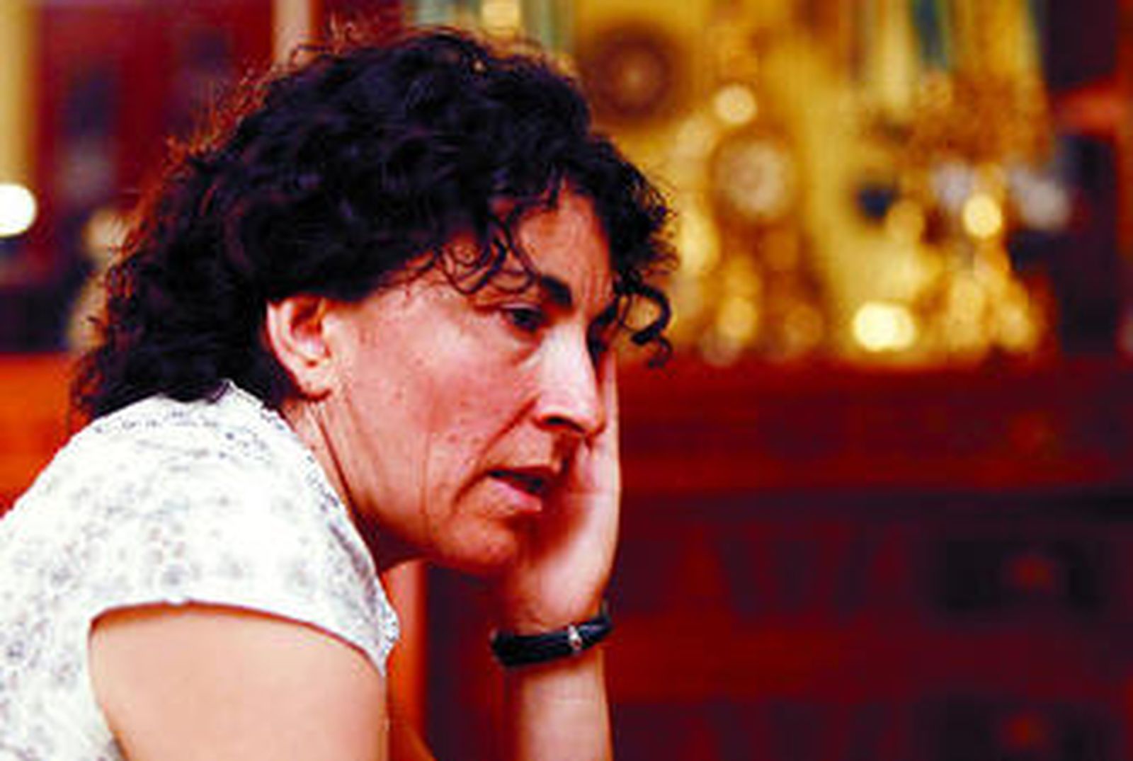 María José Torres, con el rostro apesadumbrado mientras habla con 'El Día' de lo sucedido a su hija.