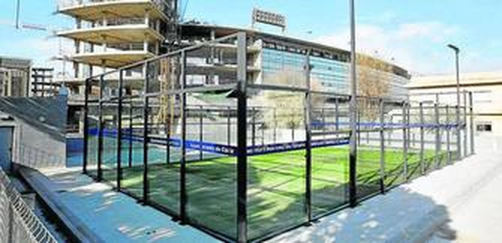 Una de las nuevas pistas de pádel construidas en Telegrafía sin Hilos.