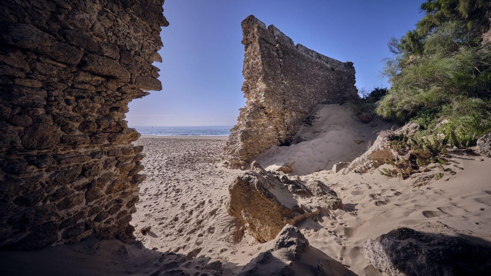 La zona posterior de las murallas será rellenada en su totalidad una vez realizado el cierre con las nuevas pantallas y la consolidación de los lienzos antiguos.