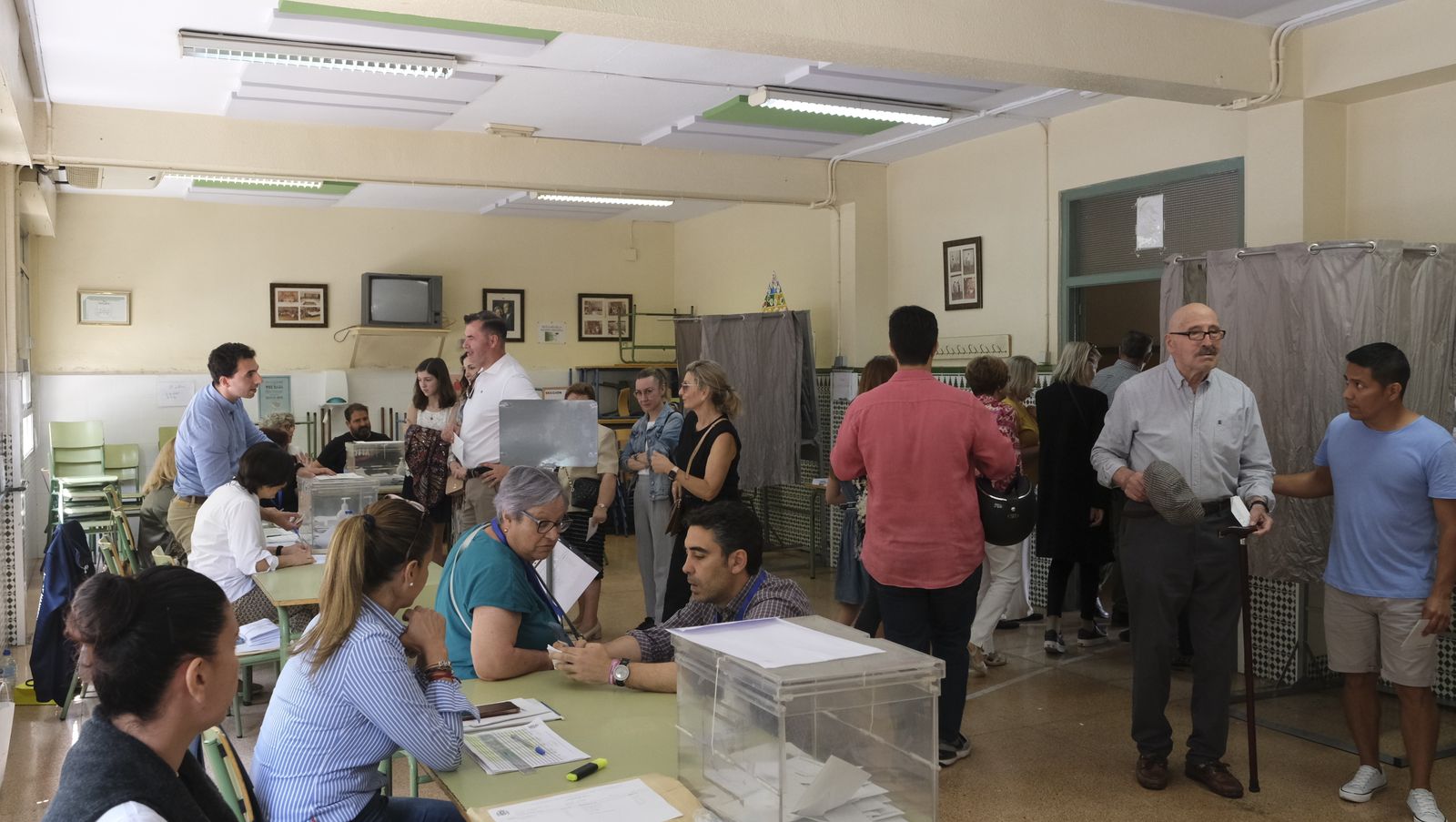 Imágenes de las votaciones en las Elecciones Municipales 2023, en Almería capital