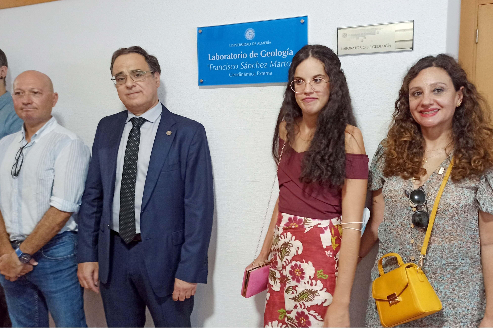 Placa en homenaje a Francisco Sánchez Martos.