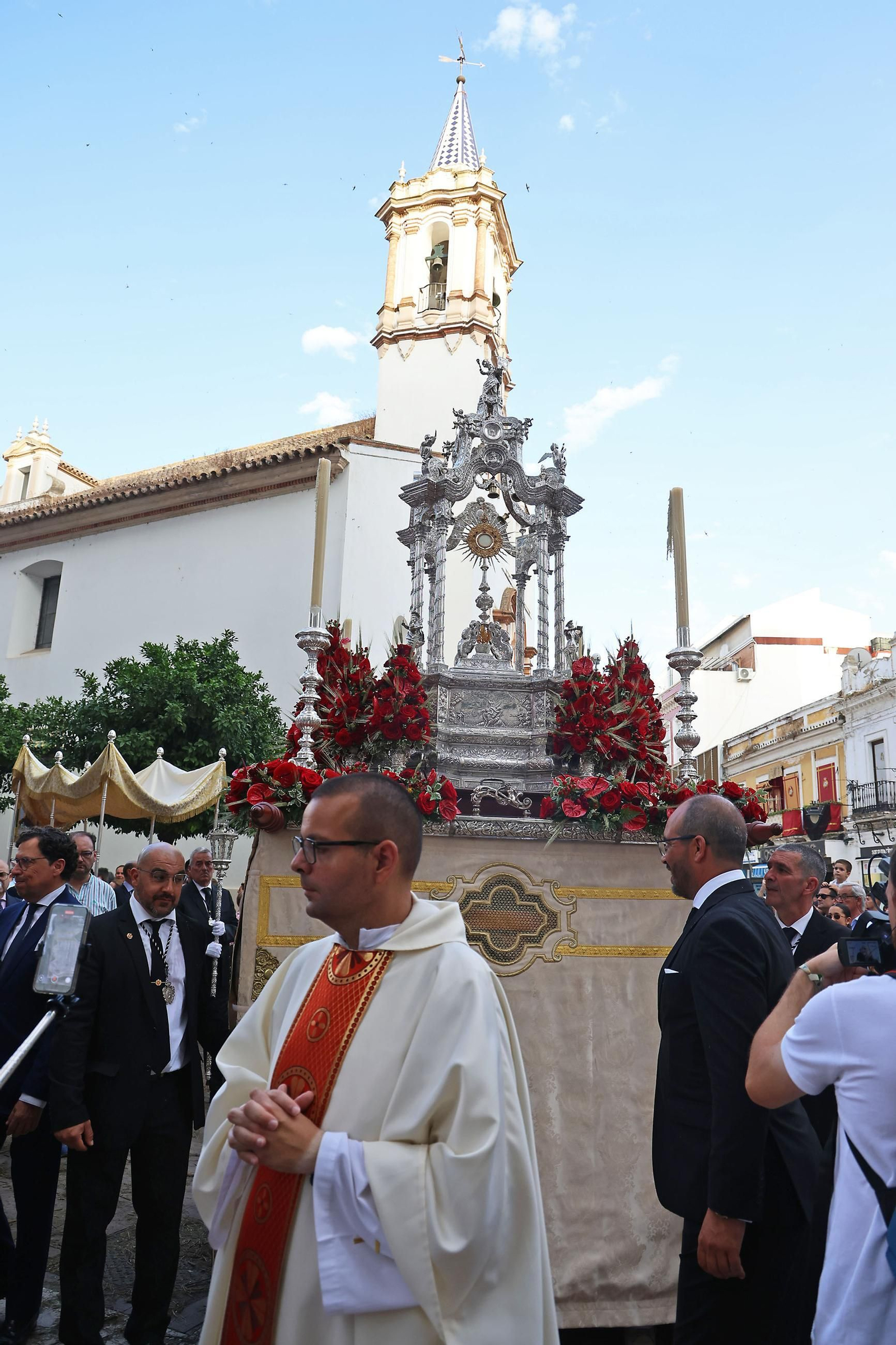 Imágenes de la procesión del Corpus Christi por las calles de Huelva