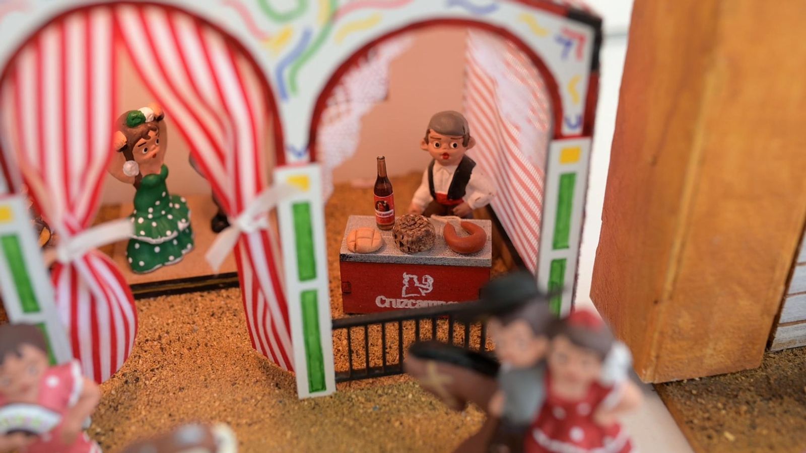 El Belén de la Feria de Abril tiene hasta una barra de Cruzcampo