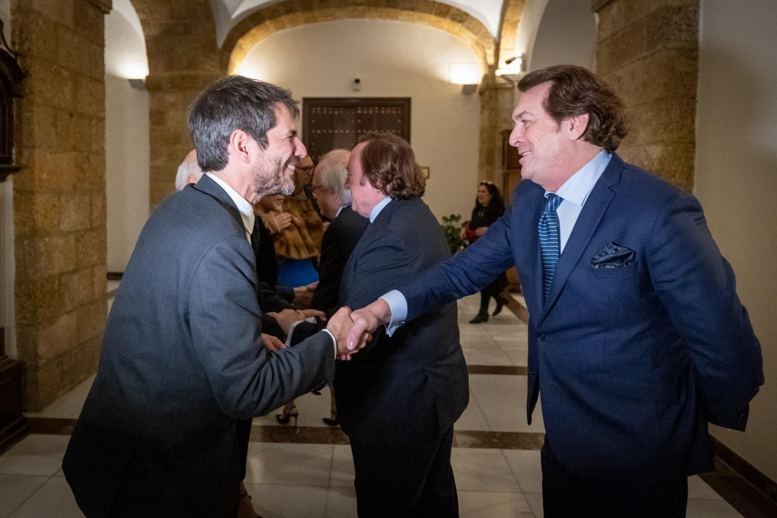 Las imágenes de la cena de los premiados con la Medalla de Oro de las Bellas Artes en la Diputación de  Cádiz