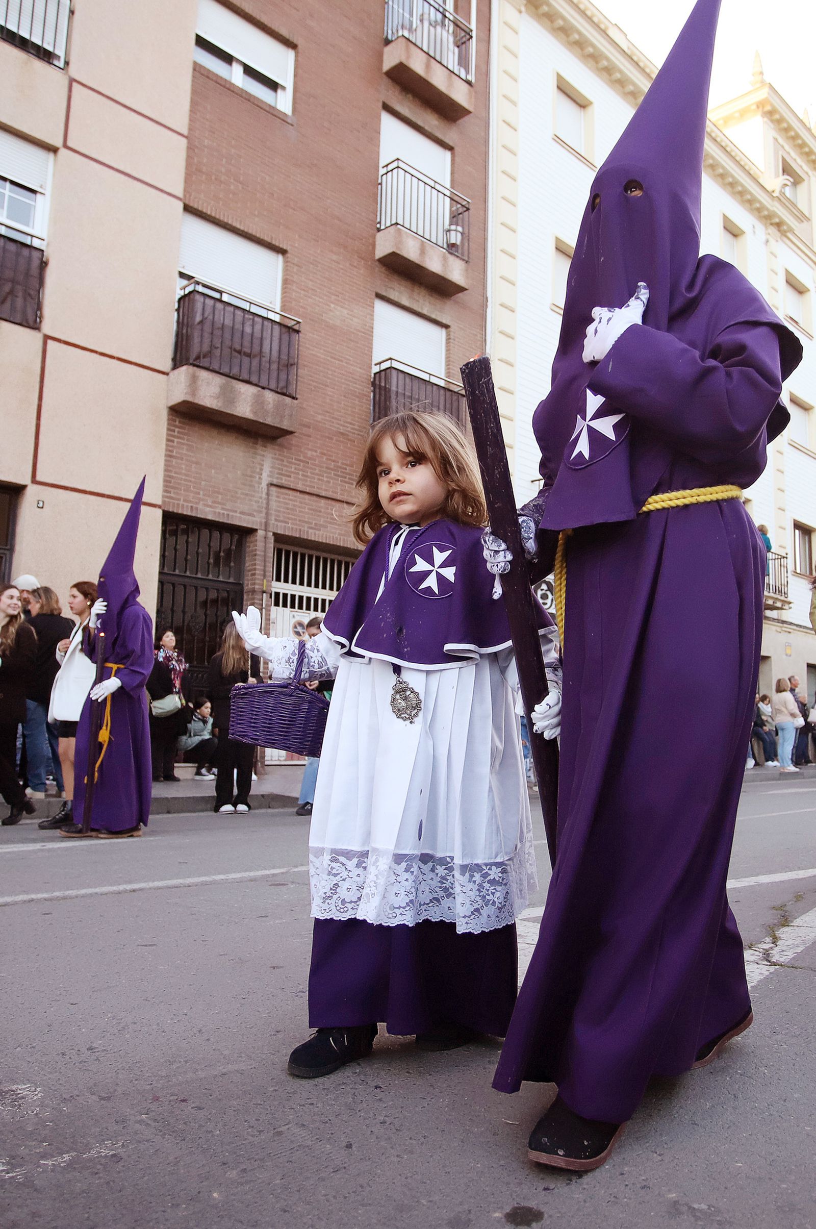 La Hermandad El Nazareno en la madrugá de la Semana Santa de Huelva 2023, en imágenes