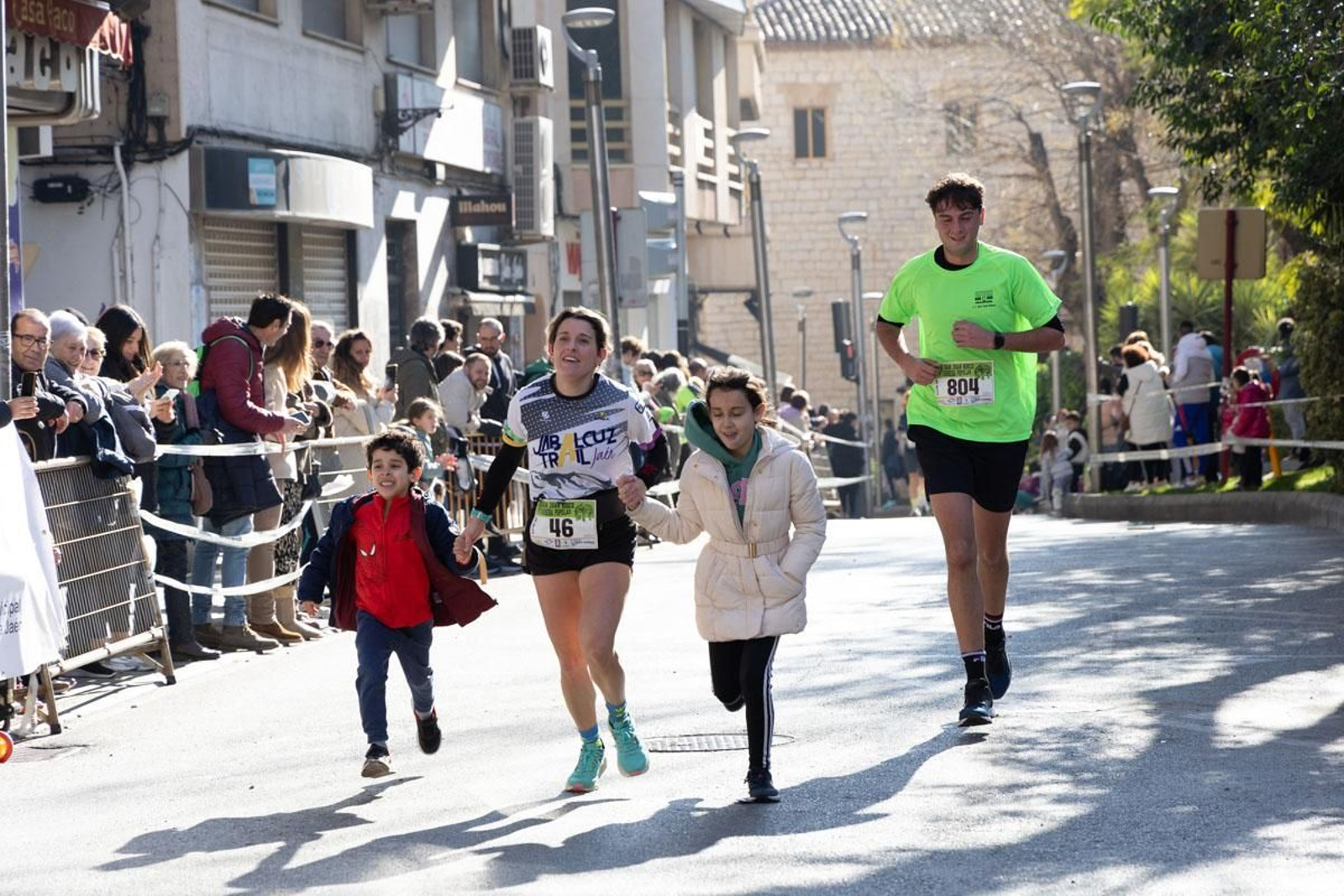 Deporte y solidaridad se unen en la IV Carrera Popular IES San Juan Bosco, en imágenes