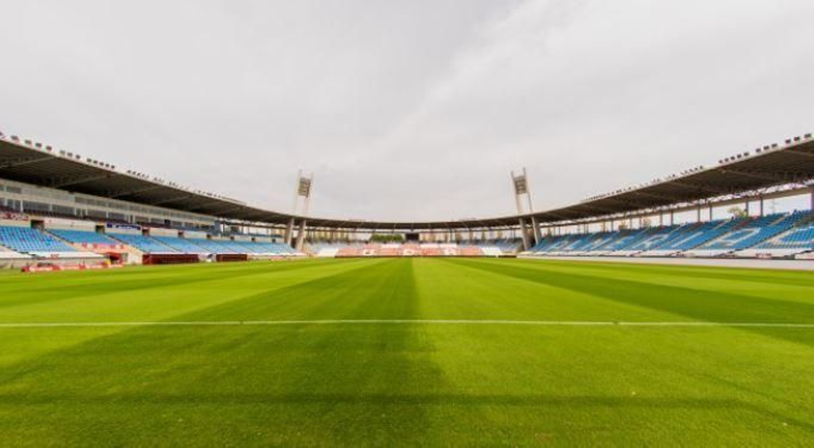 El estadio, preparado para albergar público.
