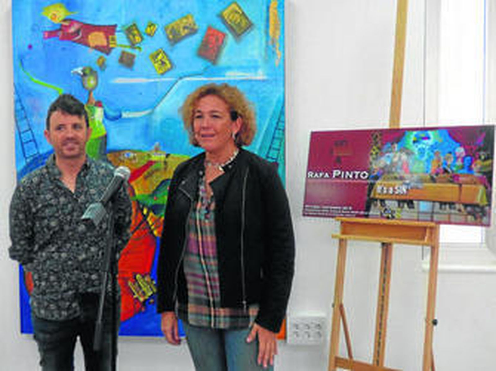 Rafa Pinto, con la vicerrectora de la UNIA en La Rábida, Yolanda Pelayo, ayer, en la inauguración.