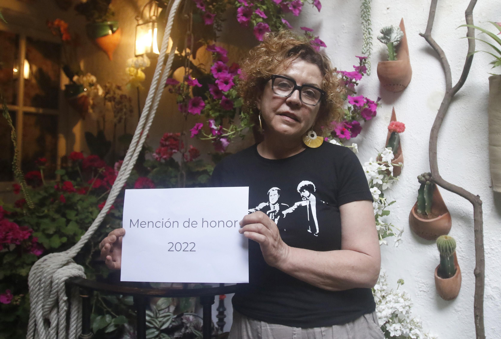 Luisa García posa en su patio de Maese Luis, 22 Luisa García posa en su patio de Maese Luis, 22