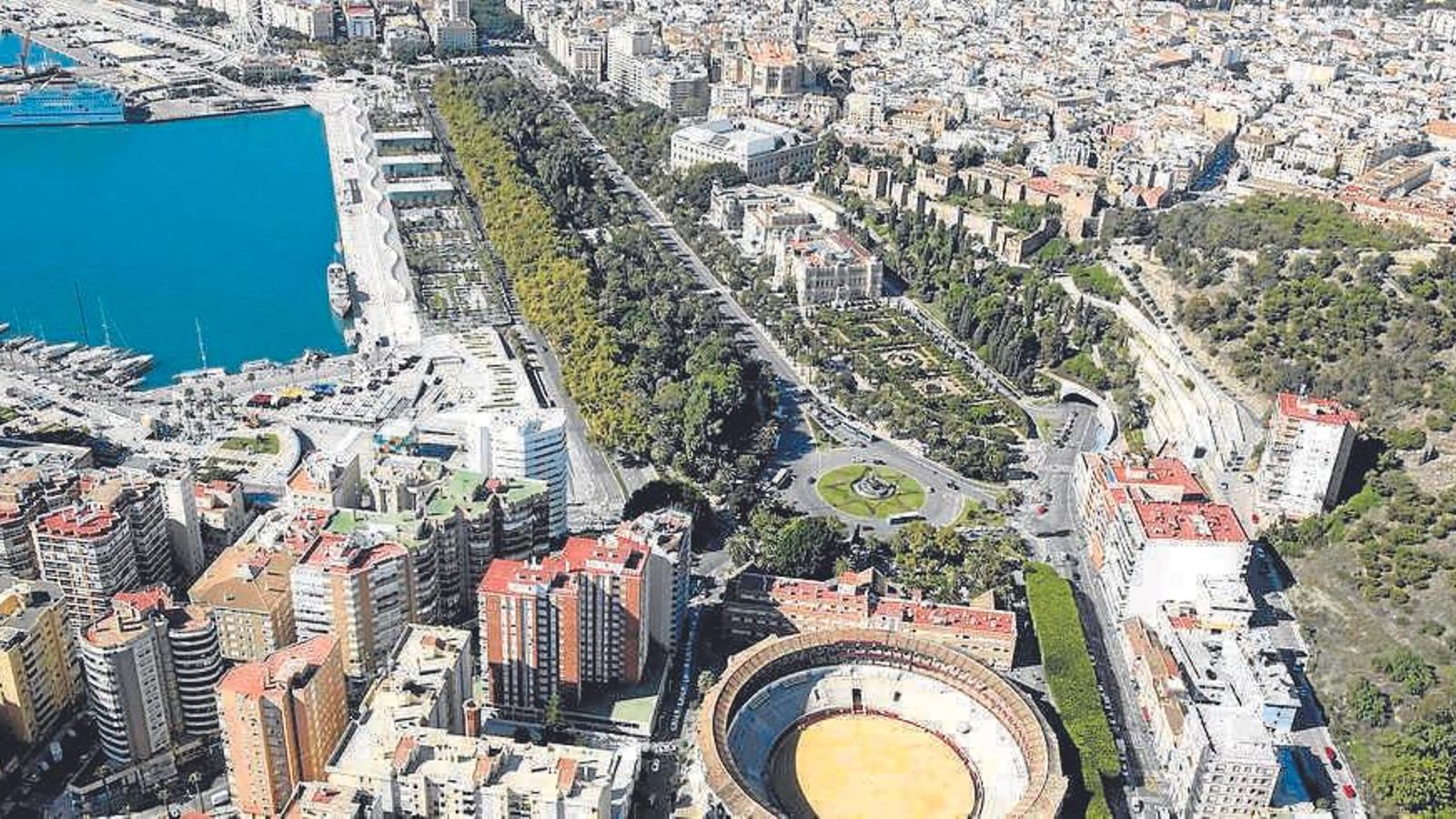 Vista aérea de parte de la ciudad de Málaga.