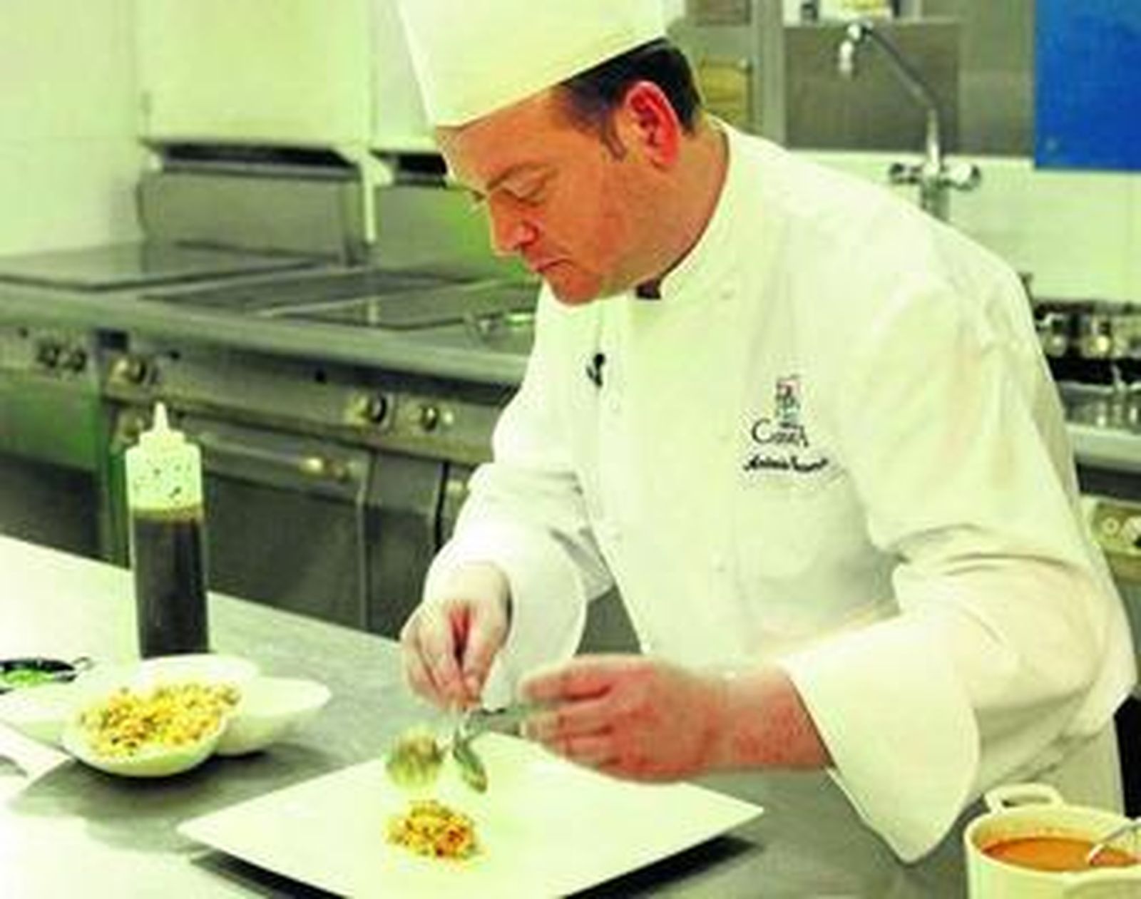 El chef Antonio Carmona, delegado de Eurotoques en Almería, que participó en la cena solidaria.