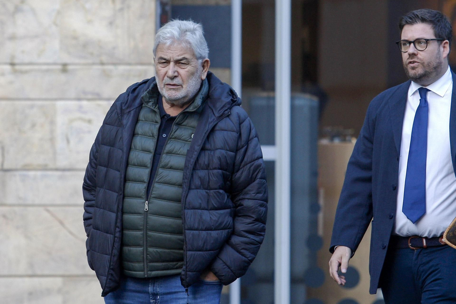 Laureano Oubiña (i), a su llegada a la Audiencia Provincial de Oviedo. Laureano Oubiña (i), a su llegada a la Audiencia Provincial de Oviedo.