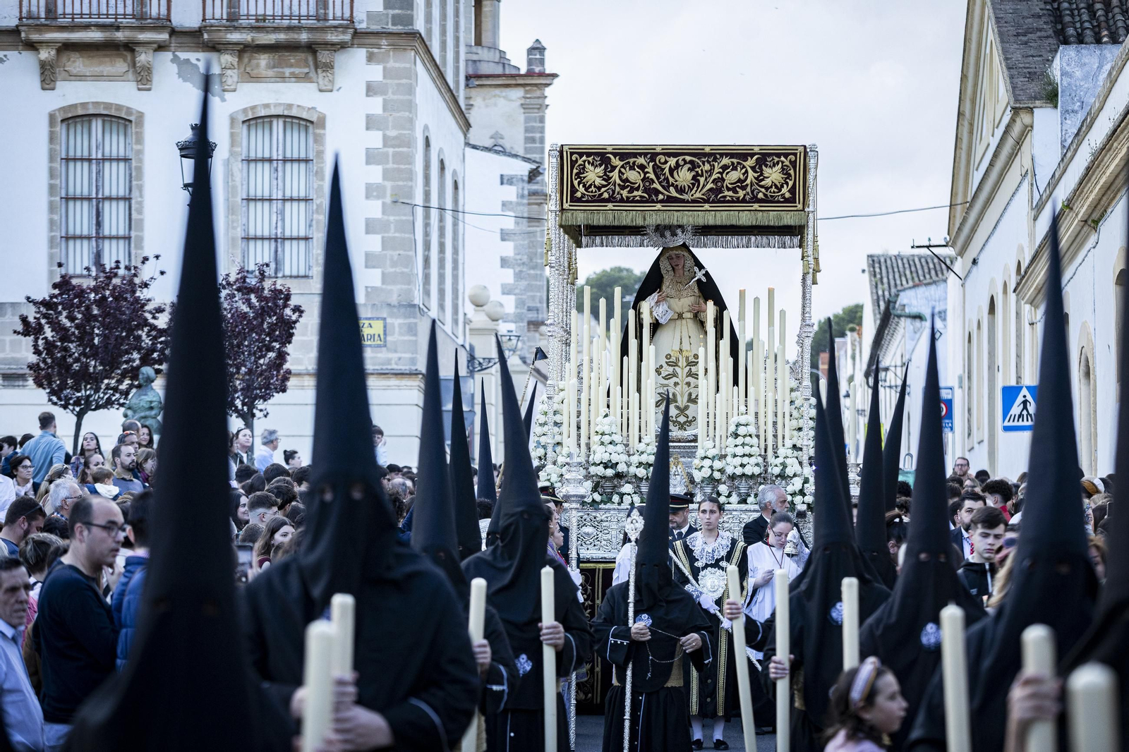 Las imágenes de Afligidos de El Puerto en el Lunes Santo de la Semana Santa 2025