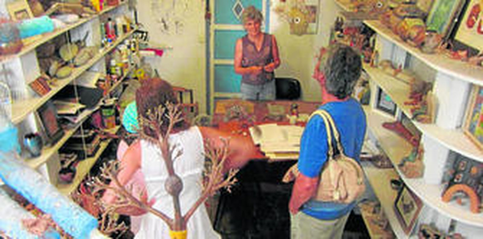 En el taller de Sophie Cuendet ofrece productos únicos. Se encuentra ubicada en la calle Carrera.