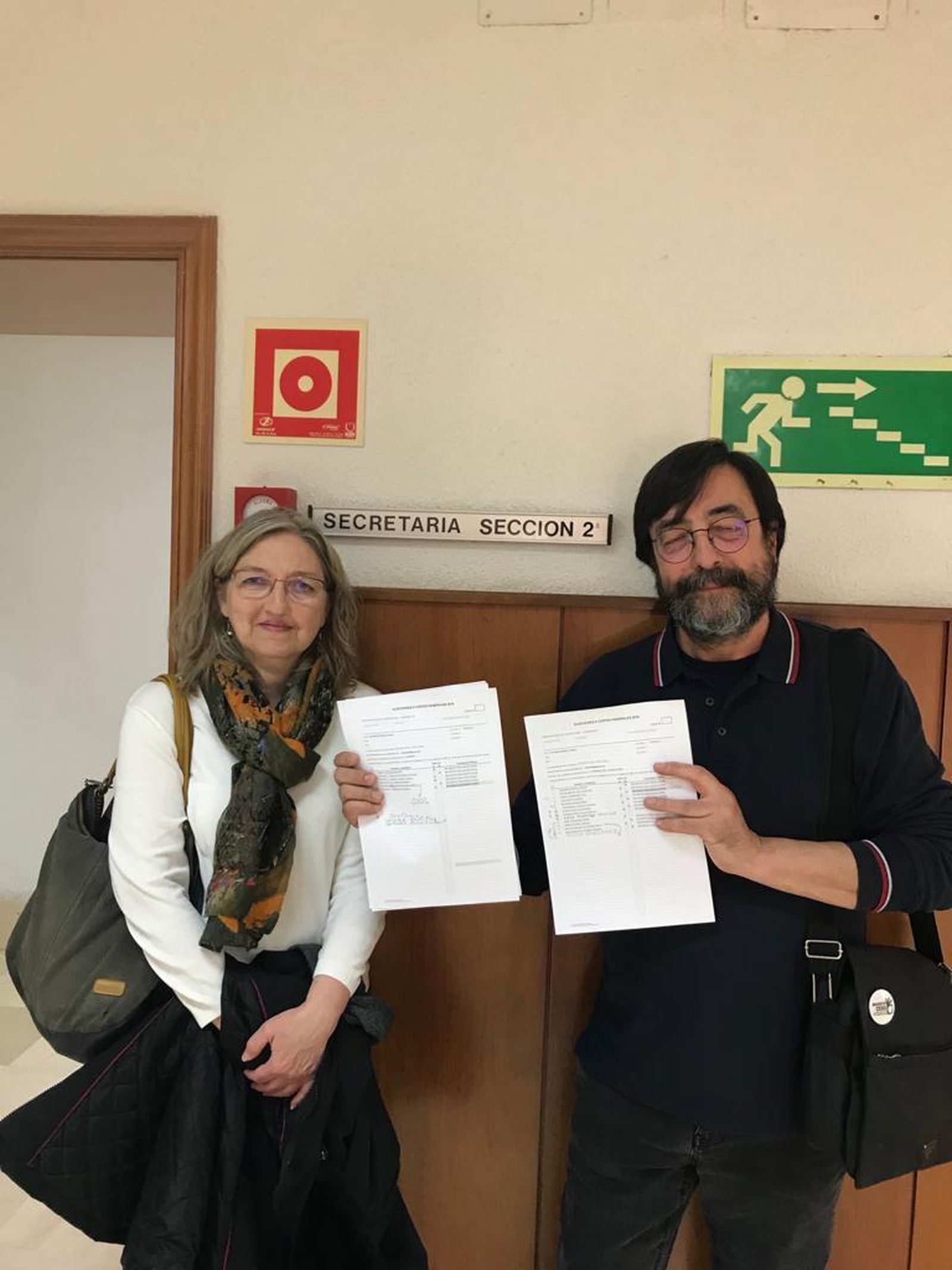 Los dirigentes de Recortes Cero, tras presentar las candidaturas por Cádiz en la Junta Electoral.