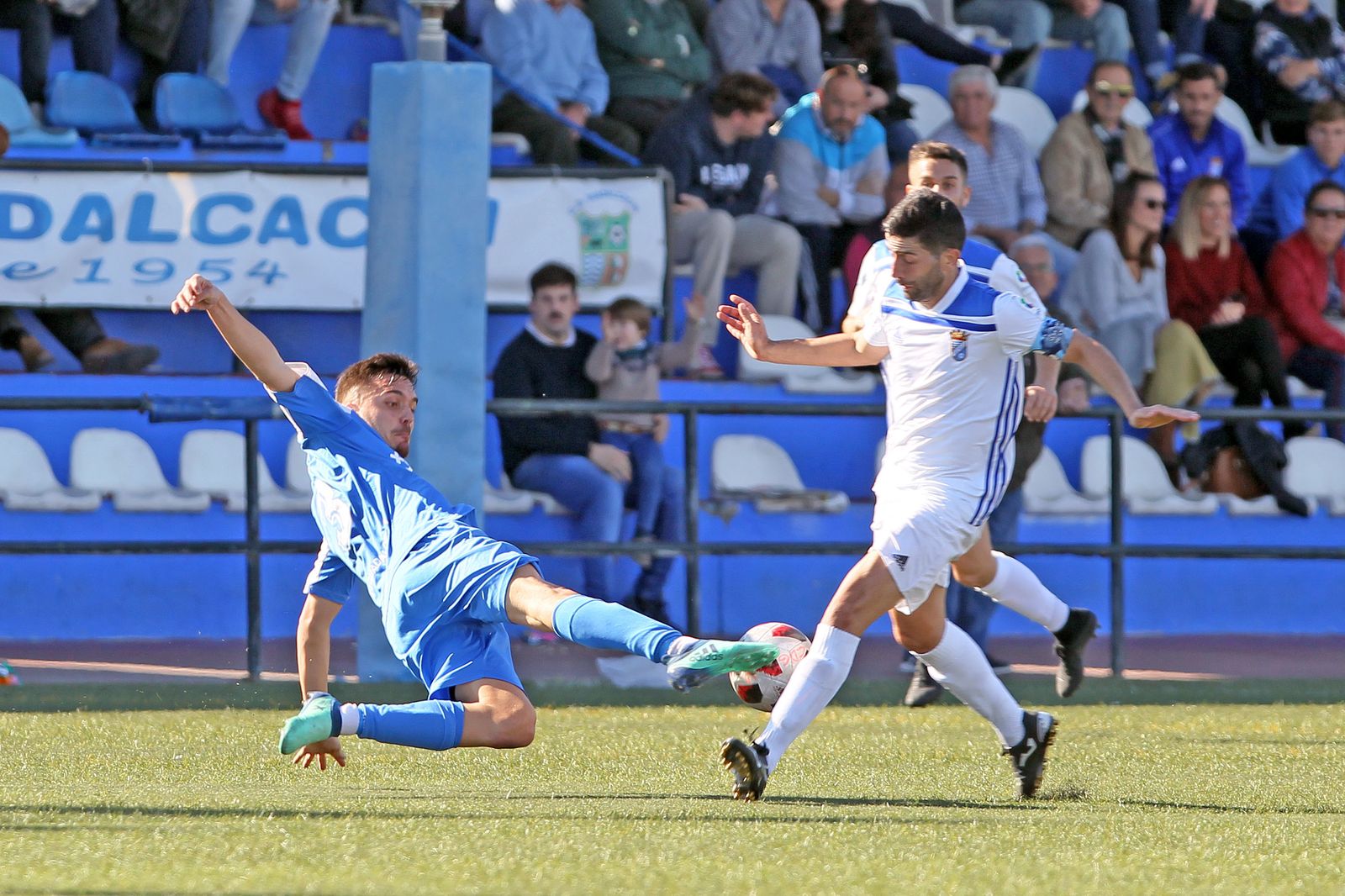 Pablo Pérez volverá a jugar en el lateral izquierdo por la ausencia de Chato.