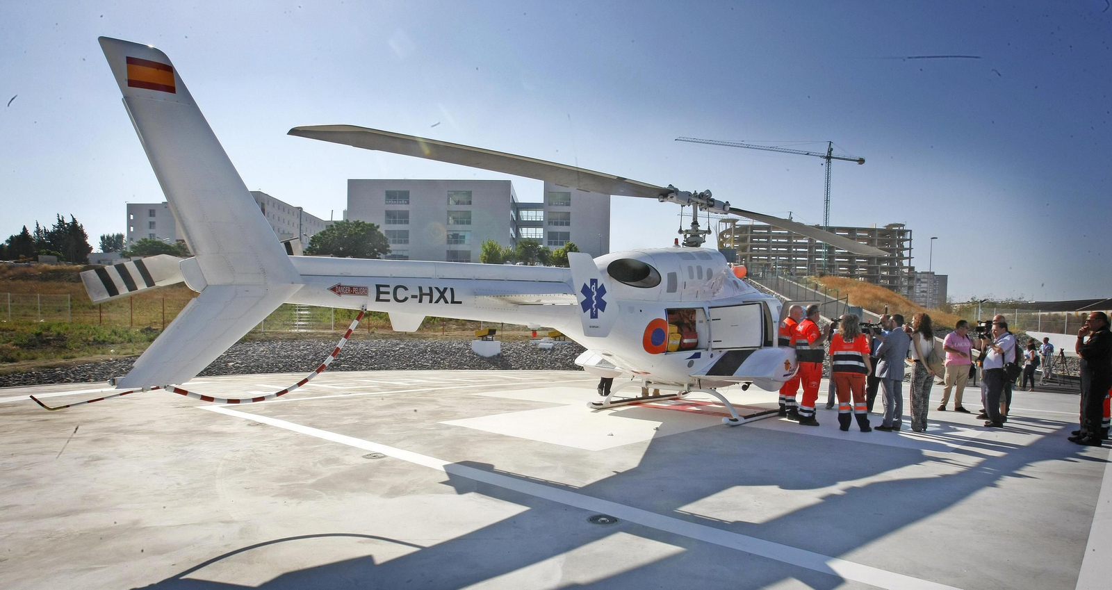 El helicóptero del 061 en su base del hospital de Jerez.
