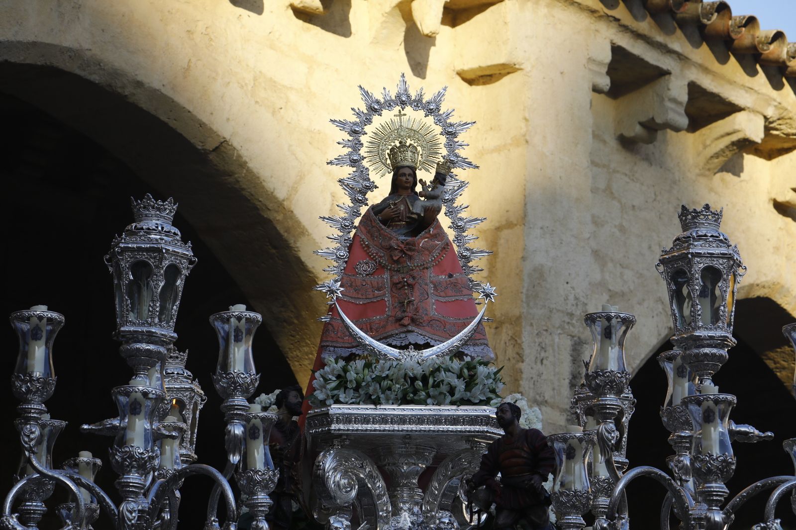La procesión de la Virgen de Villaviciosa de Córdoba, en imágenes